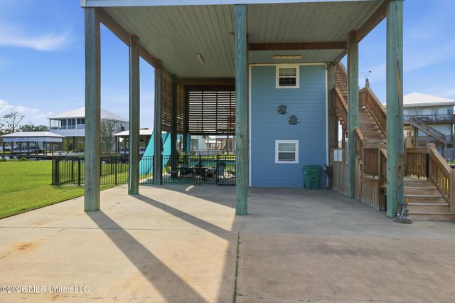 11025 Tahiti Street, Bay Saint Louis, MS 39520