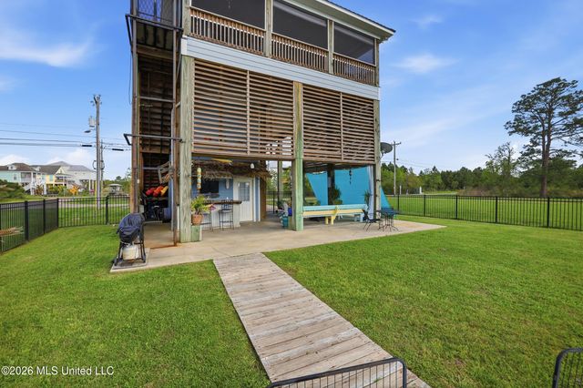 11025 Tahiti Street, Bay Saint Louis, MS 39520