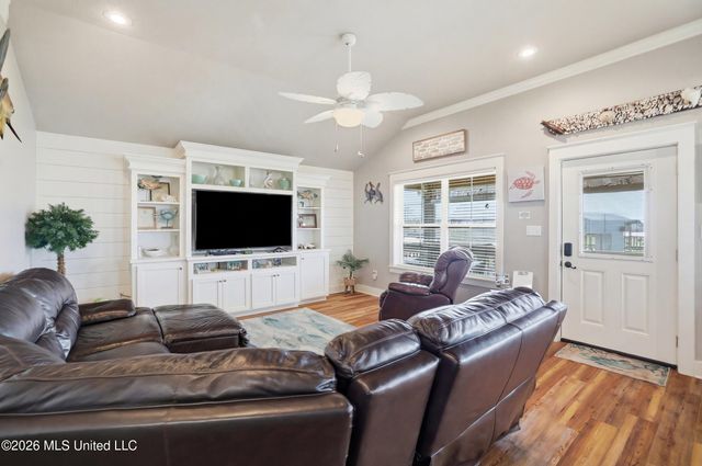 11025 Tahiti Street, Bay Saint Louis, MS 39520