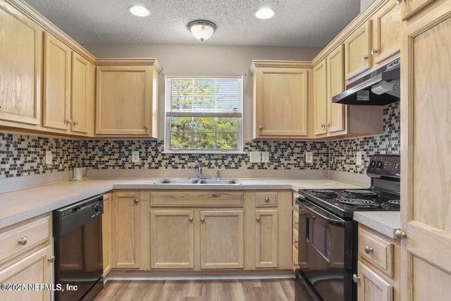 3924 VICTORIA LANDING Drive S, Jacksonville, FL 32208