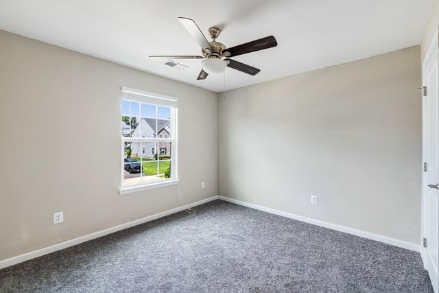 54 BAYSIDE DR, Fredericksburg, VA 22405
