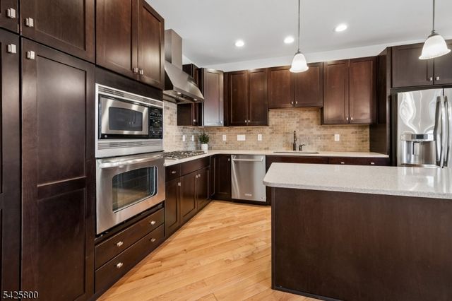 20 Gable Walk 20, Livingston Twp., NJ 07039