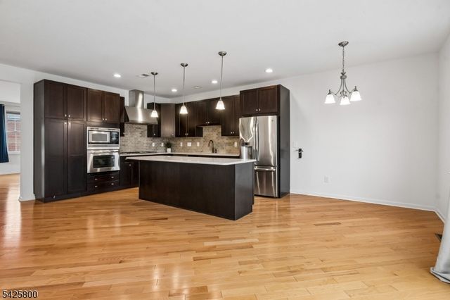 20 Gable Walk 20, Livingston Twp., NJ 07039