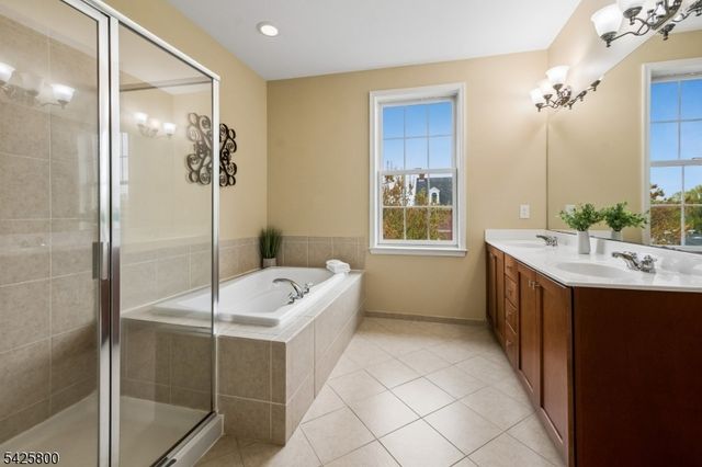 20 Gable Walk 20, Livingston Twp., NJ 07039