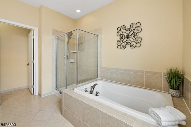 20 Gable Walk 20, Livingston Twp., NJ 07039