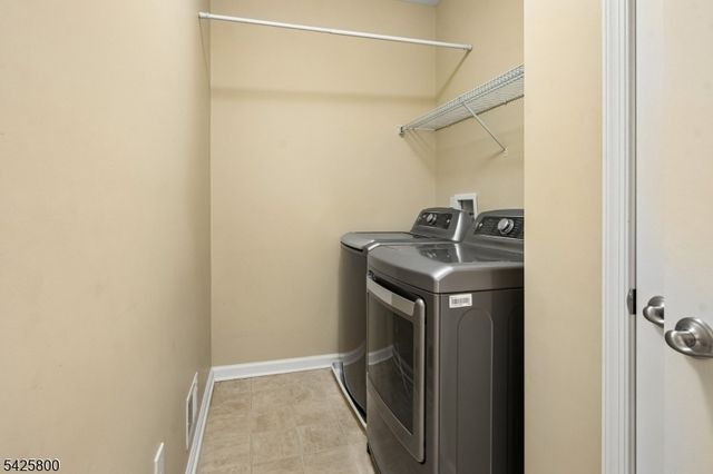 20 Gable Walk 20, Livingston Twp., NJ 07039