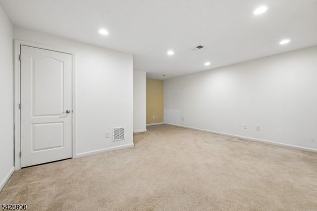 20 Gable Walk 20, Livingston Twp., NJ 07039