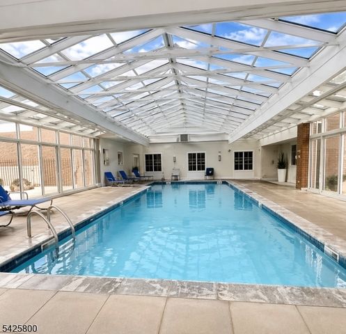 20 Gable Walk 20, Livingston Twp., NJ 07039