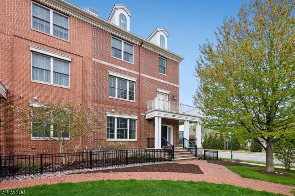 20 Gable Walk 20, Livingston Twp., NJ 07039
