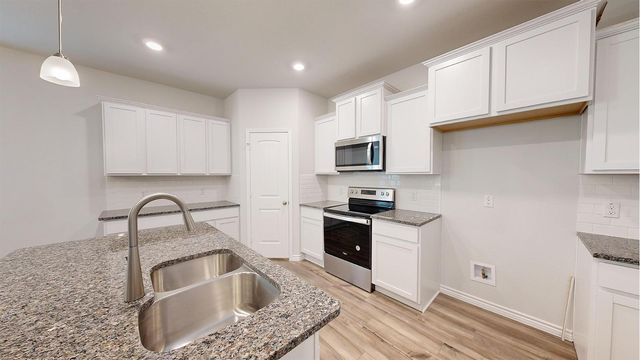 210 Dora DR, Killeen, TX 76542