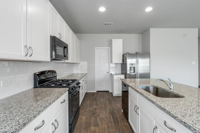 202 Chesterfield DR, Kyle, TX 78640