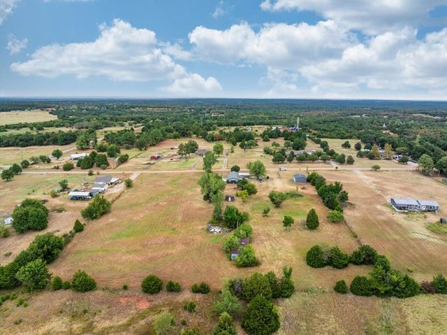 329131 E Lincoln Street, Harrah, OK 73045