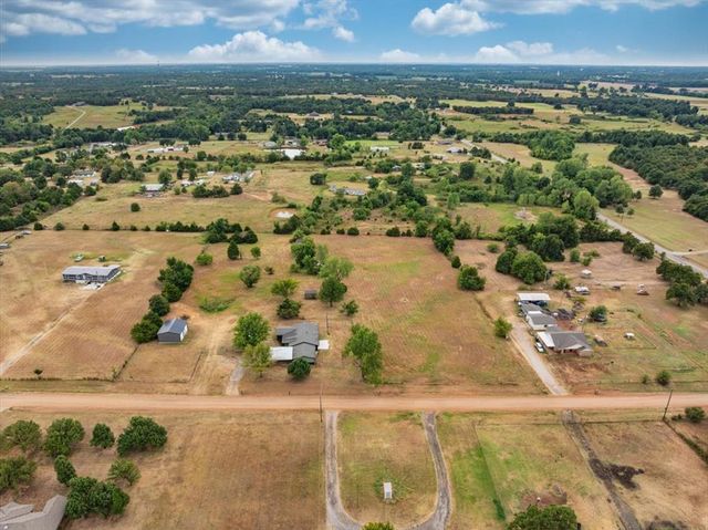 329131 E Lincoln Street, Harrah, OK 73045