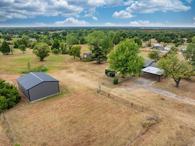 329131 E Lincoln Street, Harrah, OK 73045