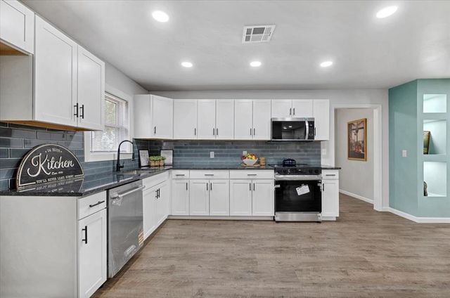 329131 E Lincoln Street, Harrah, OK 73045