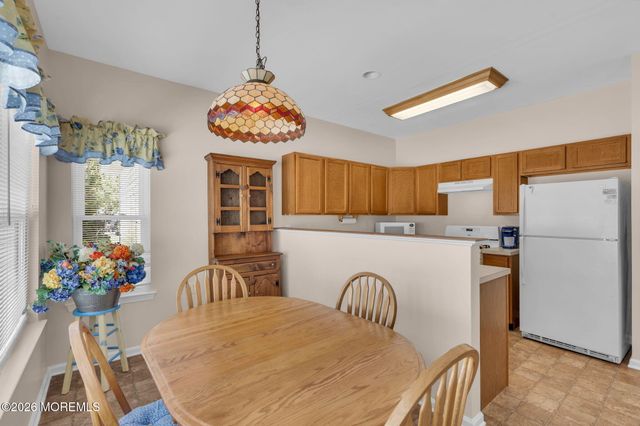 4 Woodburn Road, Manahawkin, NJ 08050
