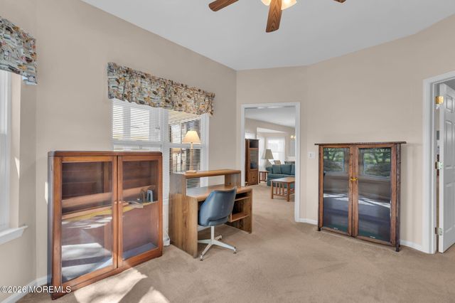 4 Woodburn Road, Manahawkin, NJ 08050