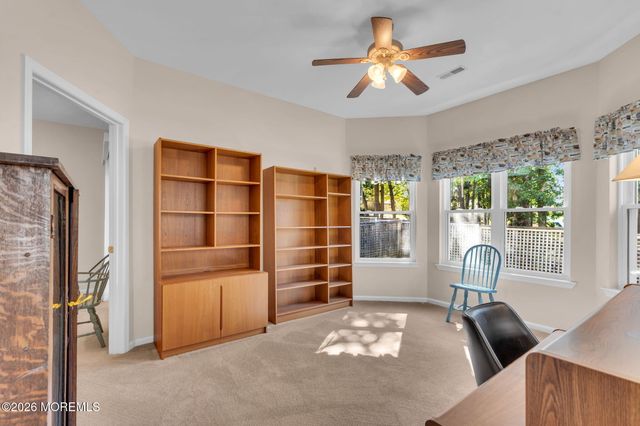 4 Woodburn Road, Manahawkin, NJ 08050