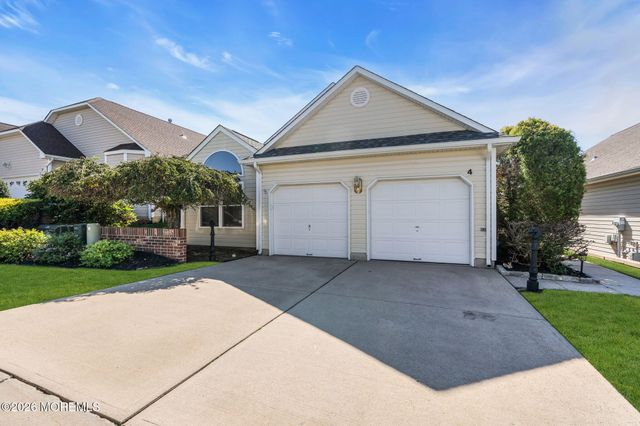 4 Woodburn Road, Manahawkin, NJ 08050