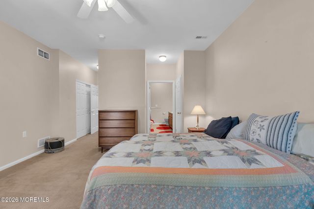 4 Woodburn Road, Manahawkin, NJ 08050