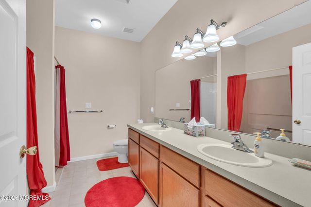 4 Woodburn Road, Manahawkin, NJ 08050