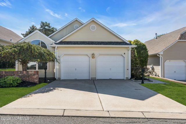 4 Woodburn Road, Manahawkin, NJ 08050