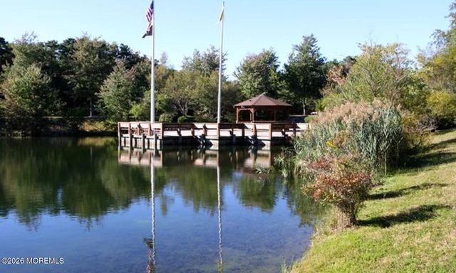 4 Woodburn Road, Manahawkin, NJ 08050