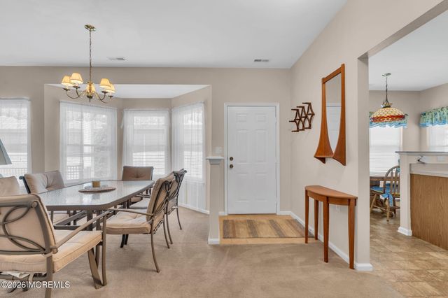 4 Woodburn Road, Manahawkin, NJ 08050