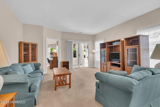 4 Woodburn Road, Manahawkin, NJ 08050