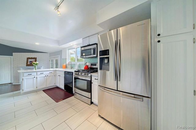 2536 Alveston Drive, Bloomfield Hills, MI 48304