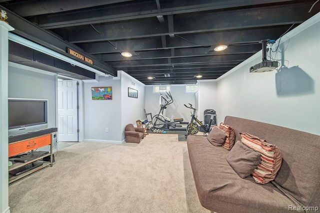 2536 Alveston Drive, Bloomfield Hills, MI 48304