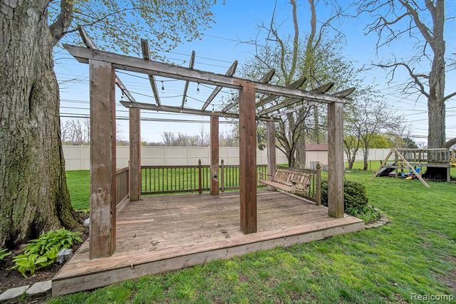 2536 Alveston Drive, Bloomfield Hills, MI 48304