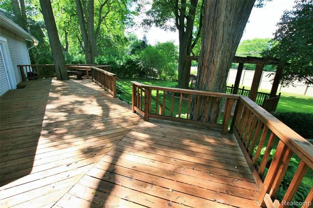 2536 Alveston Drive, Bloomfield Hills, MI 48304