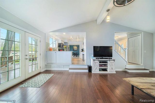 2536 Alveston Drive, Bloomfield Hills, MI 48304