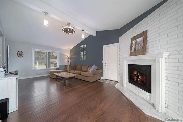 2536 Alveston Drive, Bloomfield Hills, MI 48304
