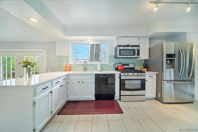 2536 Alveston Drive, Bloomfield Hills, MI 48304