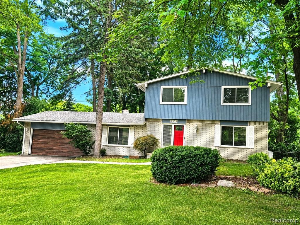2536 Alveston Drive, Bloomfield Hills, MI 48304