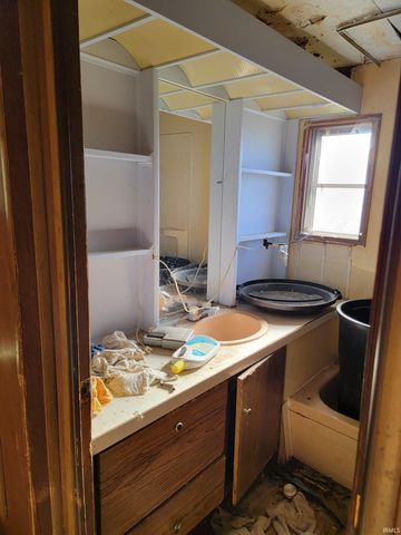 4785 E Wheatland Road, Vincennes, IN 47591