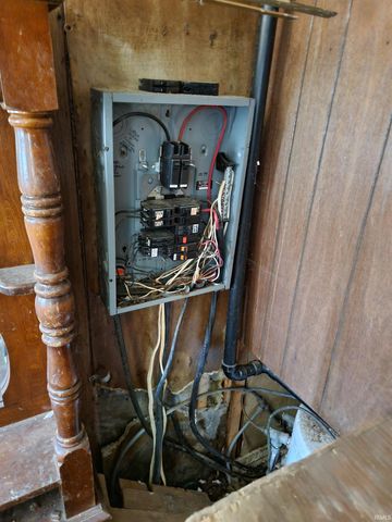 4785 E Wheatland Road, Vincennes, IN 47591