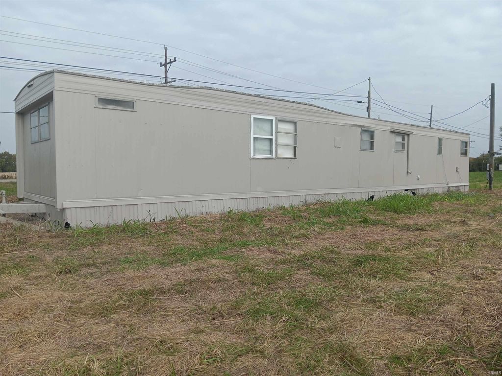 4785 E Wheatland Road, Vincennes, IN 47591