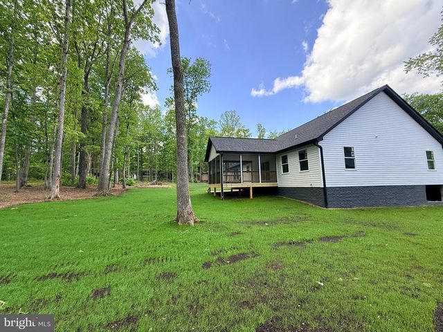 1233 LAKEVIEW PKWY, Locust Grove, VA 22508