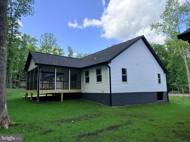 1233 LAKEVIEW PKWY, Locust Grove, VA 22508