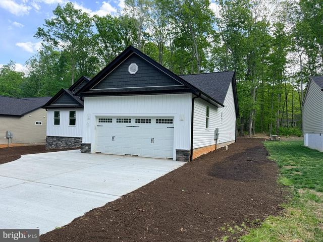1233 LAKEVIEW PKWY, Locust Grove, VA 22508