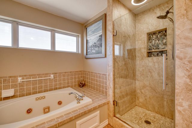 154 Three Oaks LN, Bastrop, TX 78602