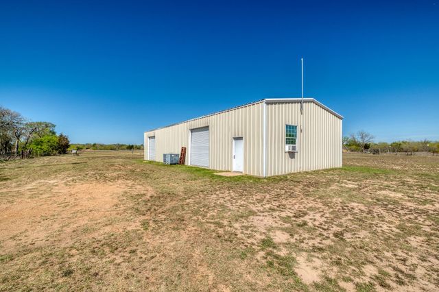 154 Three Oaks LN, Bastrop, TX 78602
