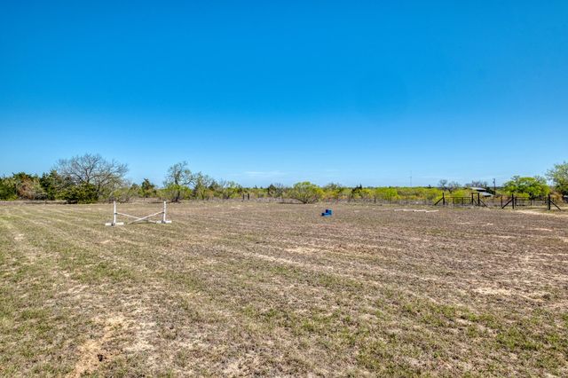 154 Three Oaks LN, Bastrop, TX 78602