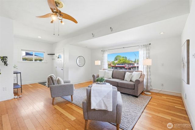 3310 Rucker Avenue, Everett, WA 98201