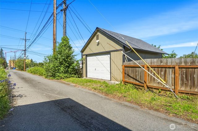 3310 Rucker Avenue, Everett, WA 98201