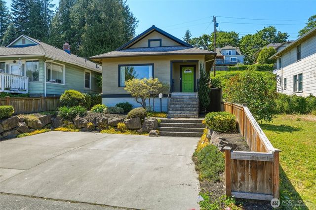 3310 Rucker Avenue, Everett, WA 98201