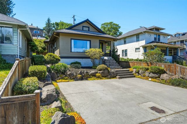 3310 Rucker Avenue, Everett, WA 98201